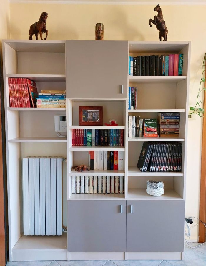 Libreria su misura disegnata dai montanti