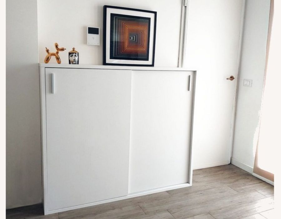 mobile per ingresso con ante scorrevoli bianco venato legno
